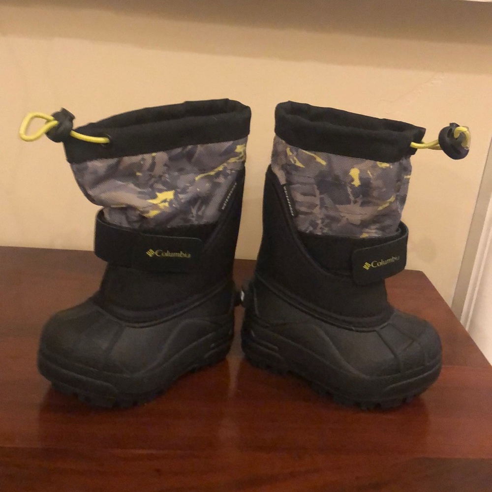 Brand new rain/snow boots